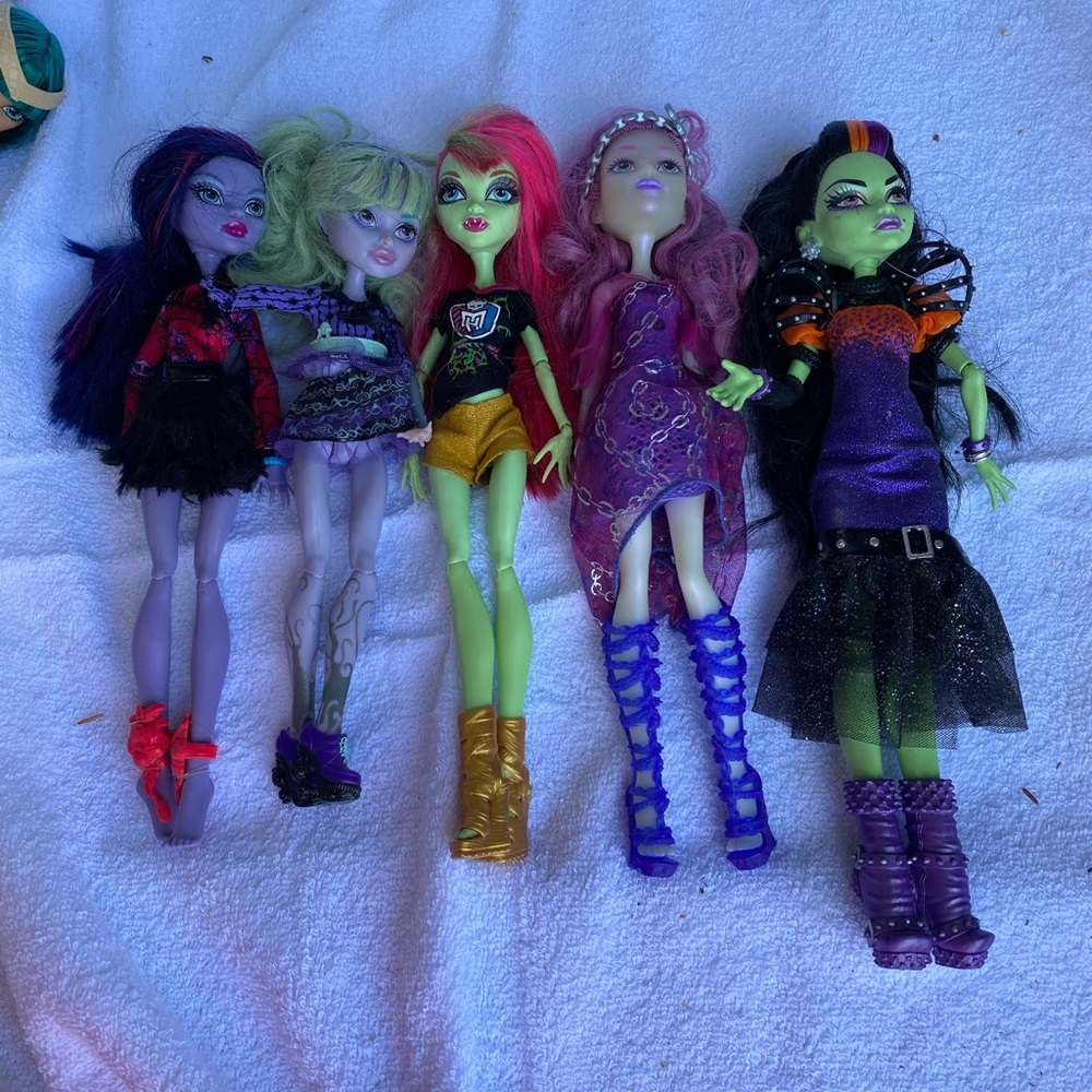 Monster High random set of 5